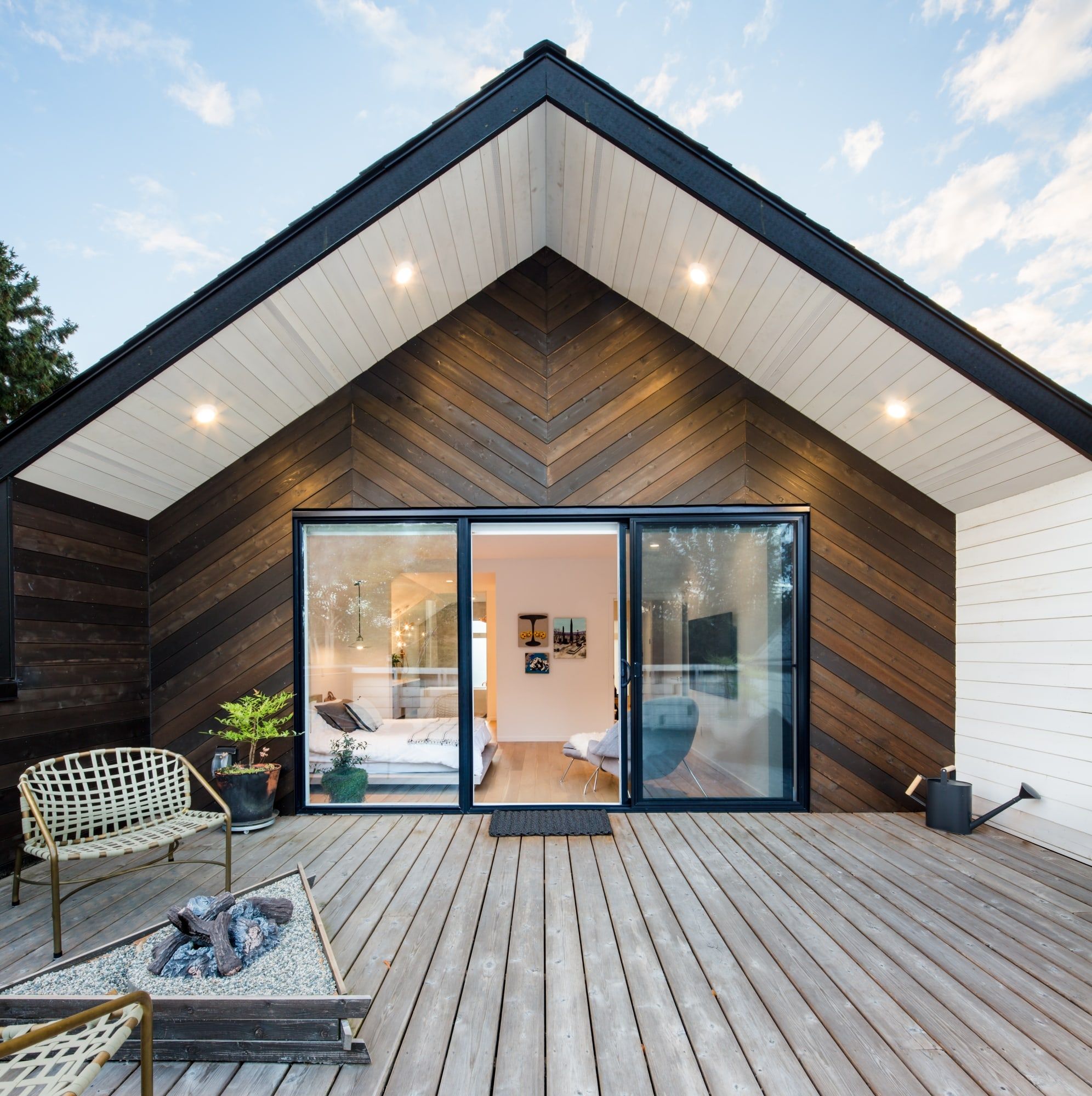 Планкен из ДПК для наружной отделки дома