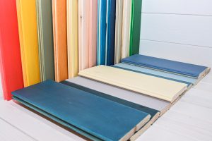 Покраска комнаты из вагонки